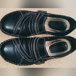 Earth Origins black leather slip ons size 6.5 M
